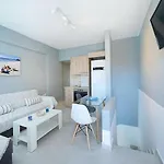 Sirenas Maisonnettes By The Groundfloor And Semi Basement Διαμέρισμα