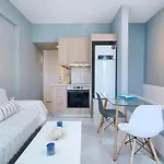 Sirenas Maisonnettes By The Groundfloor And Semi Basement *