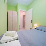 Sirenas Maisonnettes By The Groundfloor And Semi Basement Διαμέρισμα *