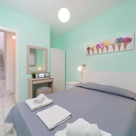 Sirenas Maisonnettes By The Groundfloor And Semi Basement Chrysi Ammoudia