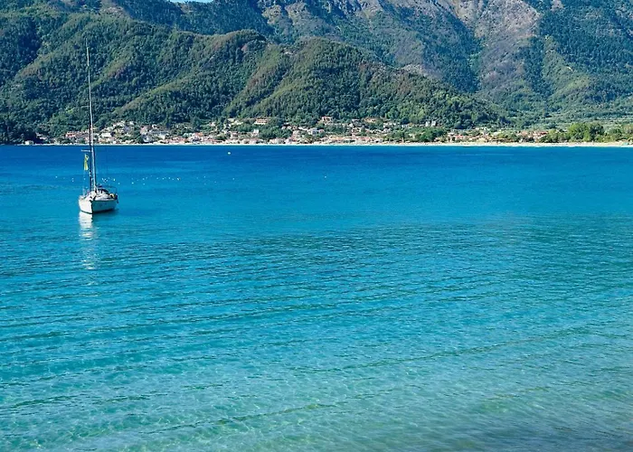 Sirenas Maisonnettes By The Groundfloor And Semi Basement Chrysi Ammoudia