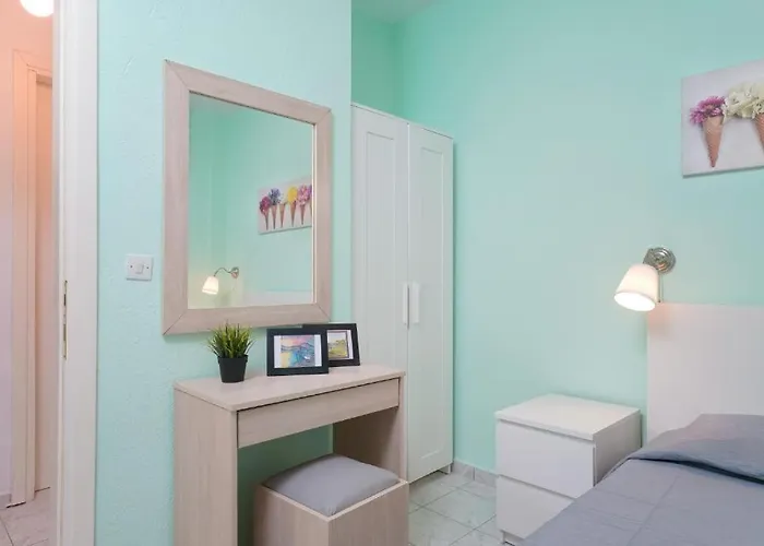 Apartamento Sirenas Maisonnettes By The Groundfloor And Semi Basement