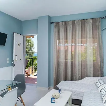 Sirenas Maisonnettes By The Groundfloor And Semi Basement Apartament Chrysi Ammoudia