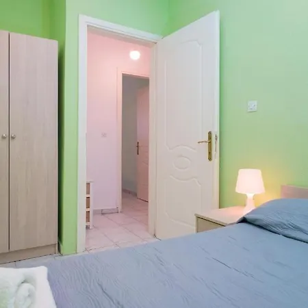 Sirenas Maisonnettes By The Groundfloor And Semi Basement * Chrysi Ammoudia