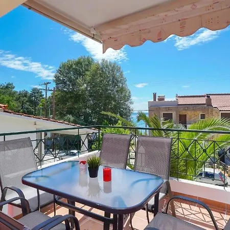 Sirenas Maisonnettes By The Groundfloor And Semi Basement Chrysi Ammoudia