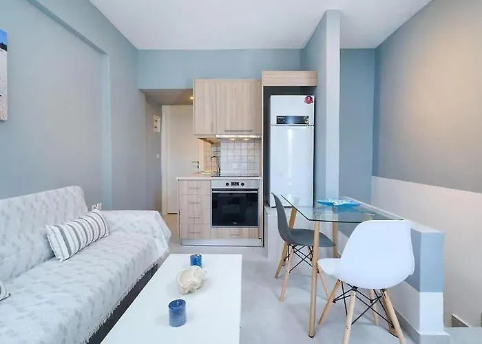 Sirenas Maisonnettes By The Groundfloor And Semi Basement *