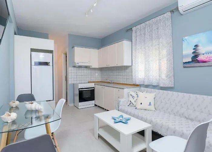 Sirenas Maisonnettes By The Groundfloor And Semi Basement